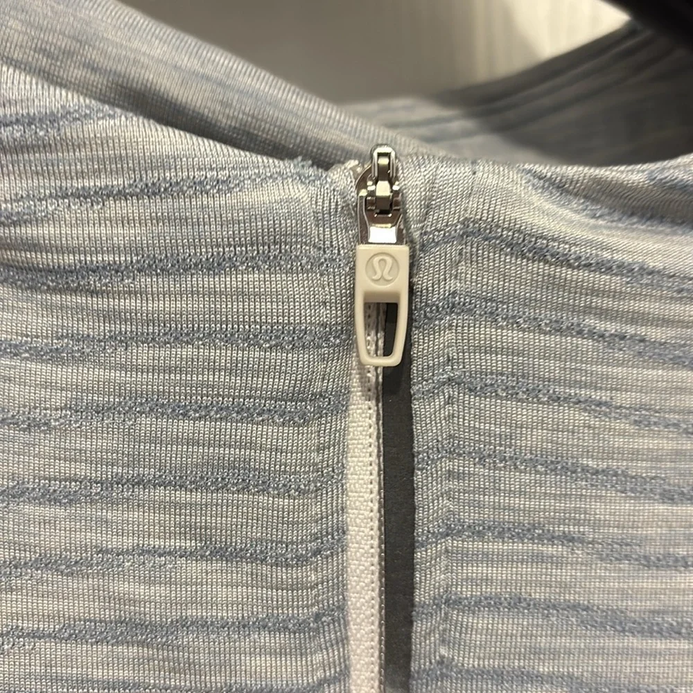 Lululemon men’s 1/4 zip - Picture 2 of 6